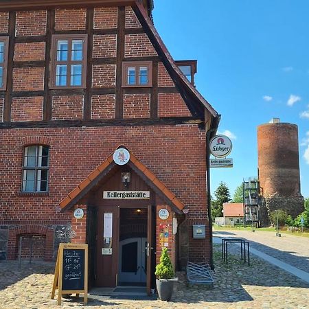 Отель Schloss Rothenklempenow Экстерьер фото